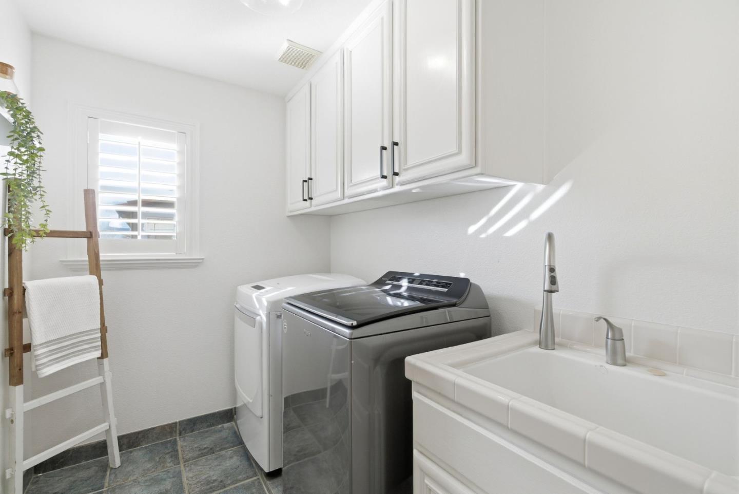 Detail Gallery Image 23 of 29 For 730 Saint Michael Pl, Morgan Hill,  CA 95037 - 5 Beds | 3 Baths