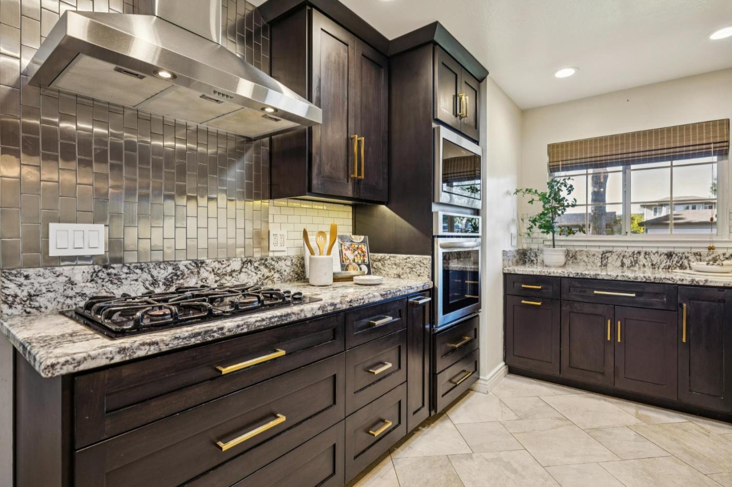 Detail Gallery Image 12 of 79 For 4080 Leigh Ave, San Jose,  CA 95124 - 4 Beds | 2 Baths