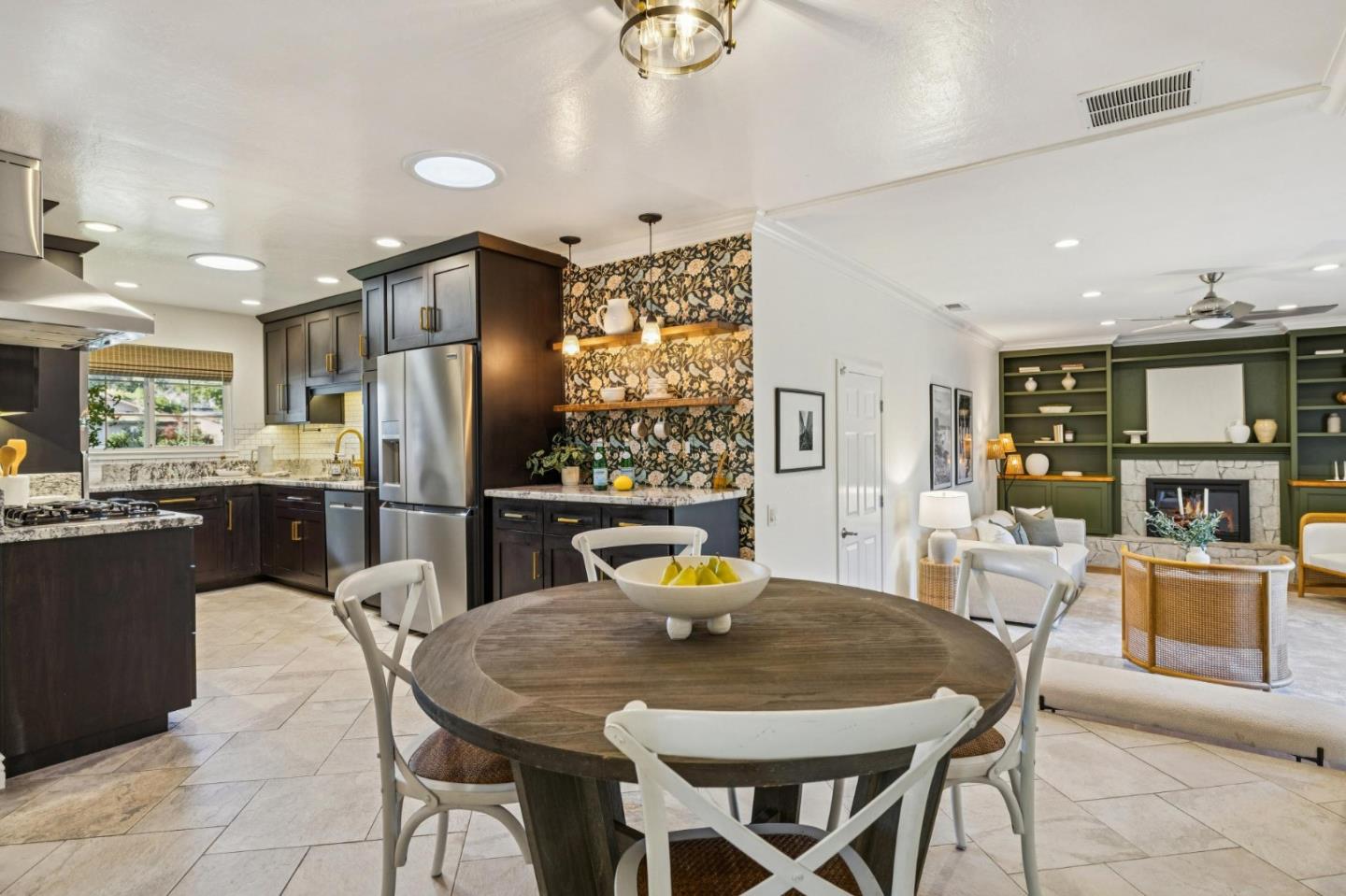 Detail Gallery Image 8 of 79 For 4080 Leigh Ave, San Jose,  CA 95124 - 4 Beds | 2 Baths