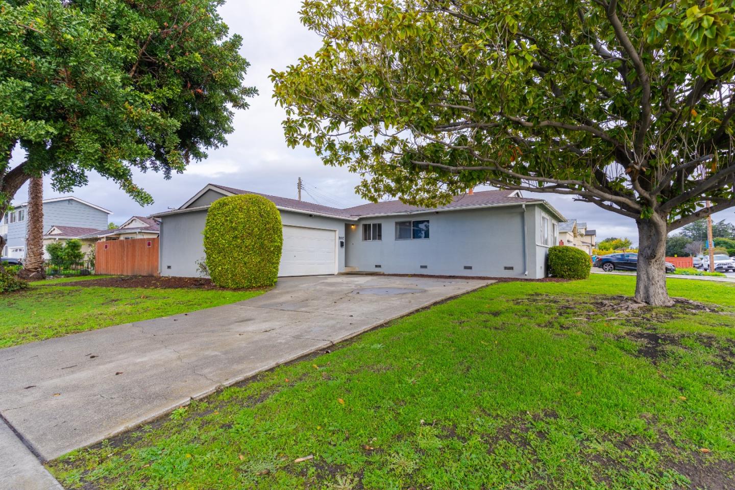 Detail Gallery Image 2 of 31 For 2697 Cabrillo Ave, Santa Clara,  CA 95051 - 4 Beds | 2 Baths
