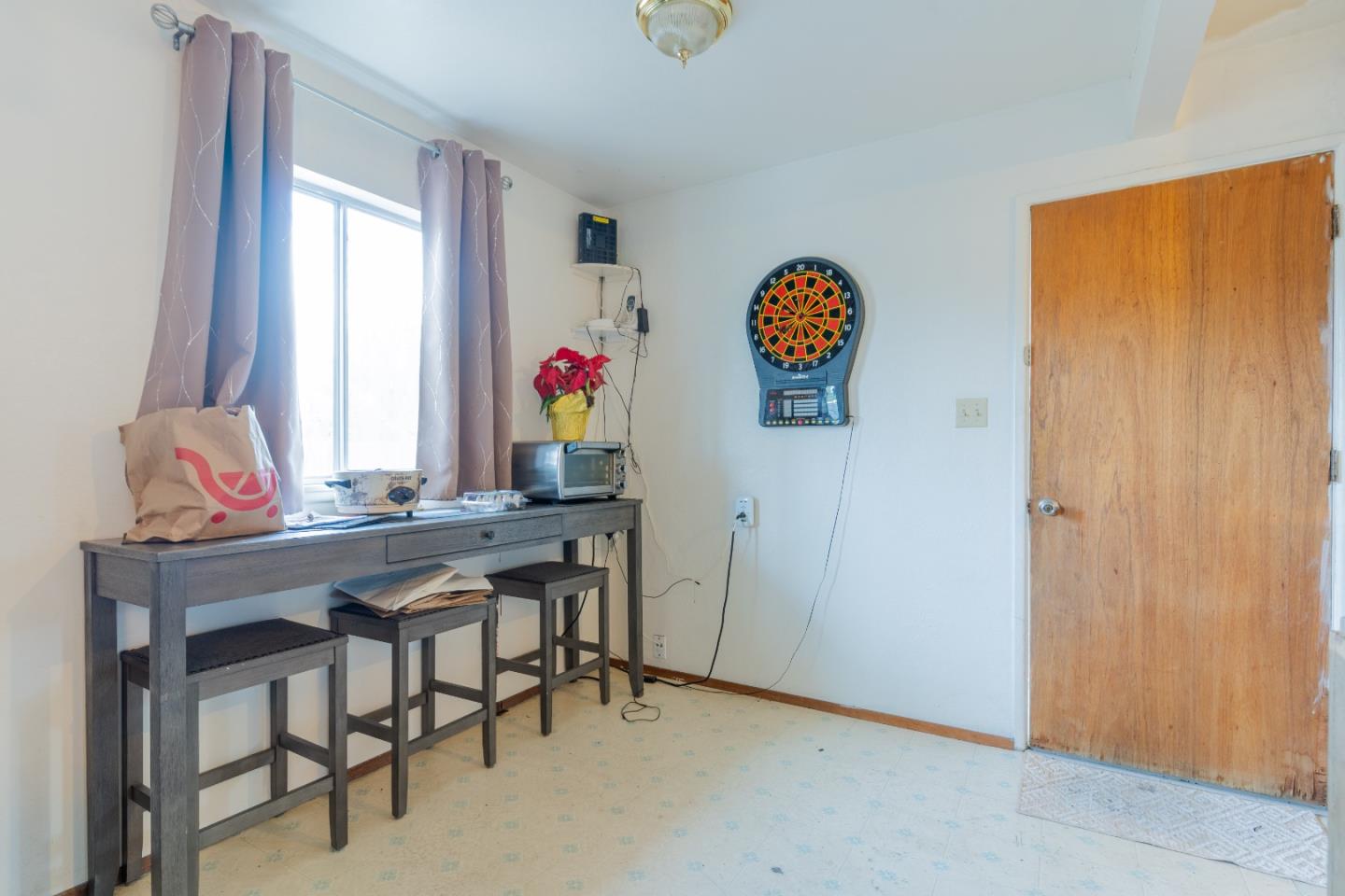 Detail Gallery Image 9 of 31 For 2697 Cabrillo Ave, Santa Clara,  CA 95051 - 4 Beds | 2 Baths