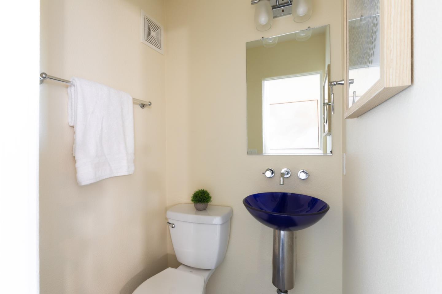 Detail Gallery Image 14 of 23 For 164 Mar Vista Dr, Monterey,  CA 93940 - 2 Beds | 1/1 Baths