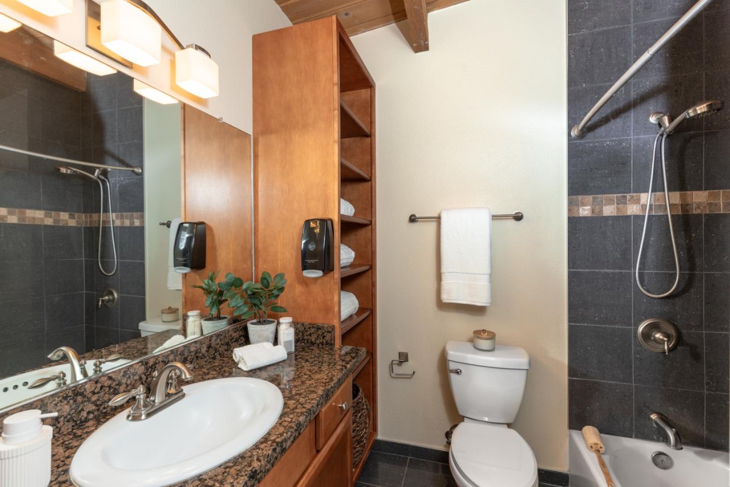 Detail Gallery Image 18 of 23 For 164 Mar Vista Dr, Monterey,  CA 93940 - 2 Beds | 1/1 Baths