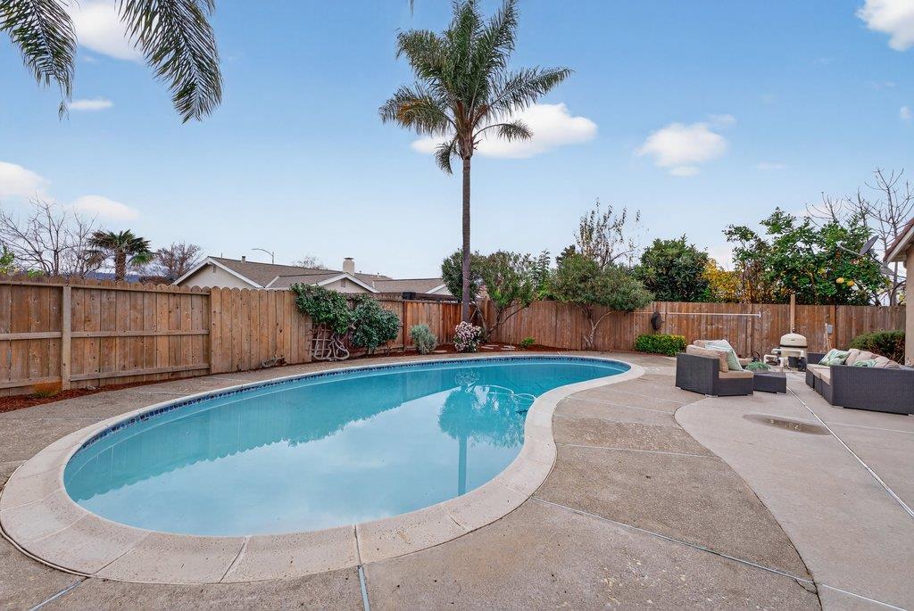 Detail Gallery Image 33 of 38 For 296 Omira Dr, San Jose,  CA 95123 - 4 Beds | 2 Baths