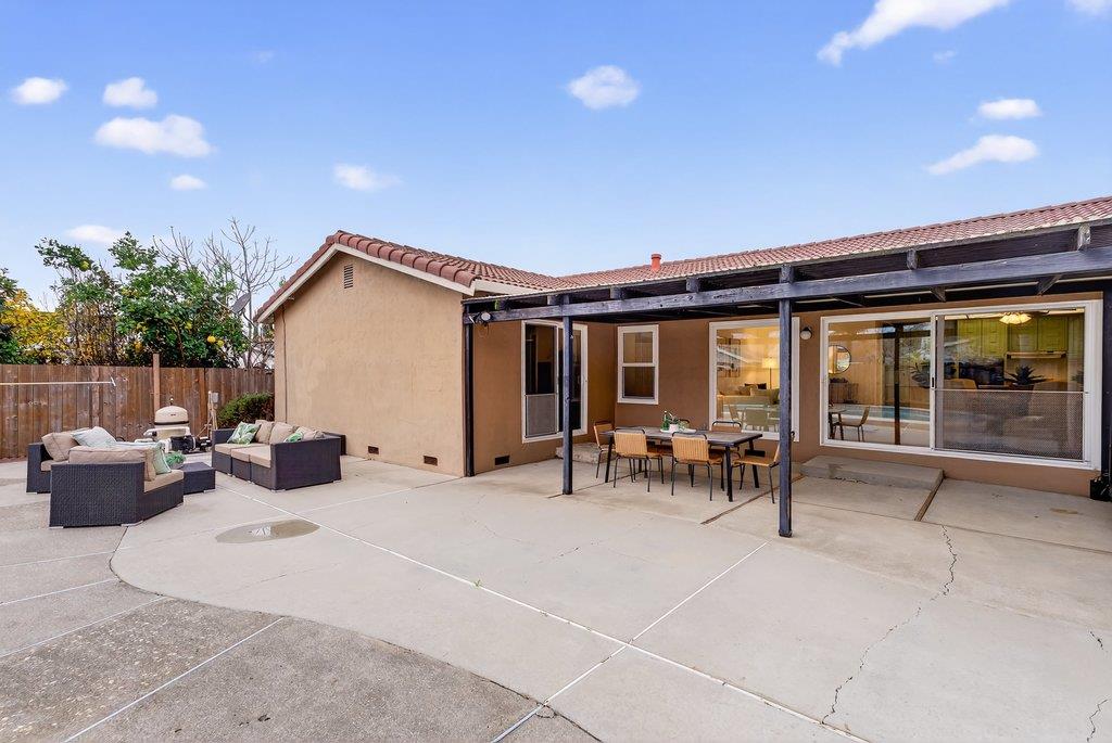 Detail Gallery Image 34 of 38 For 296 Omira Dr, San Jose,  CA 95123 - 4 Beds | 2 Baths