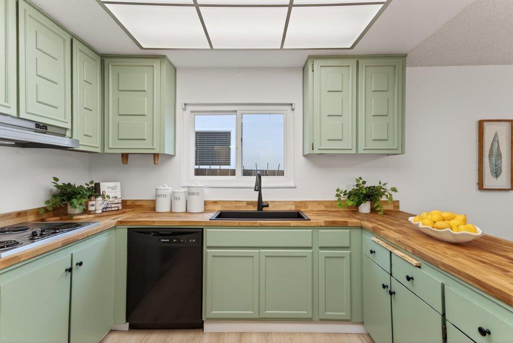 Detail Gallery Image 4 of 38 For 296 Omira Dr, San Jose,  CA 95123 - 4 Beds | 2 Baths