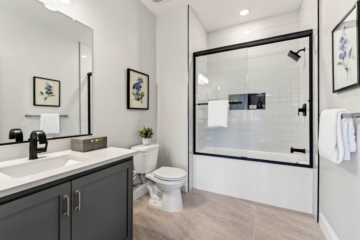 Detail Gallery Image 12 of 27 For 220 Waters Park Cir #304,  San Mateo,  CA 94403 - 3 Beds | 2 Baths