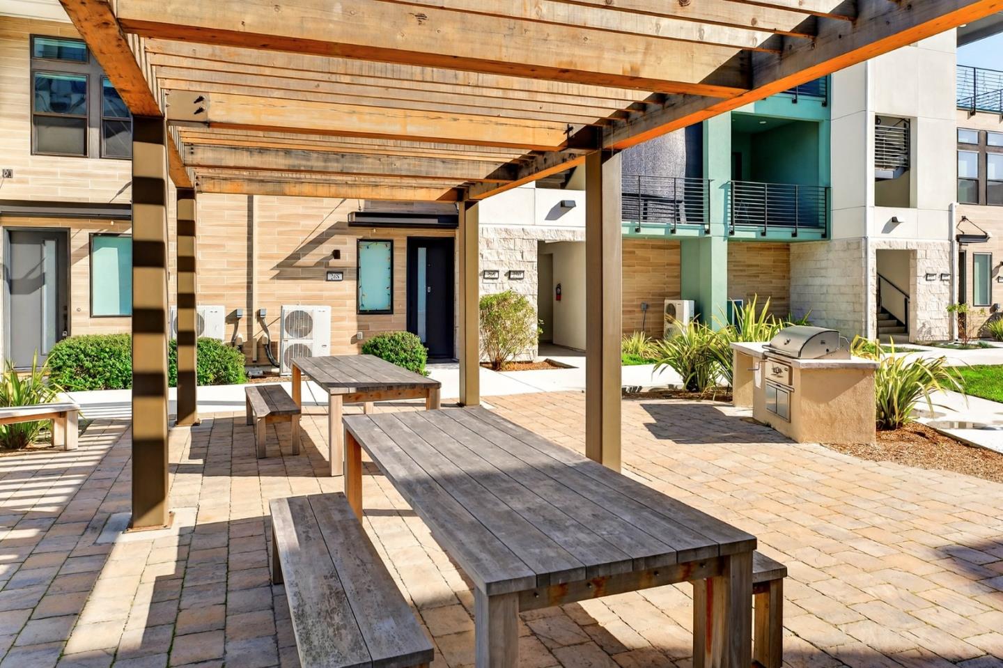 Detail Gallery Image 24 of 27 For 220 Waters Park Cir #304,  San Mateo,  CA 94403 - 3 Beds | 2 Baths