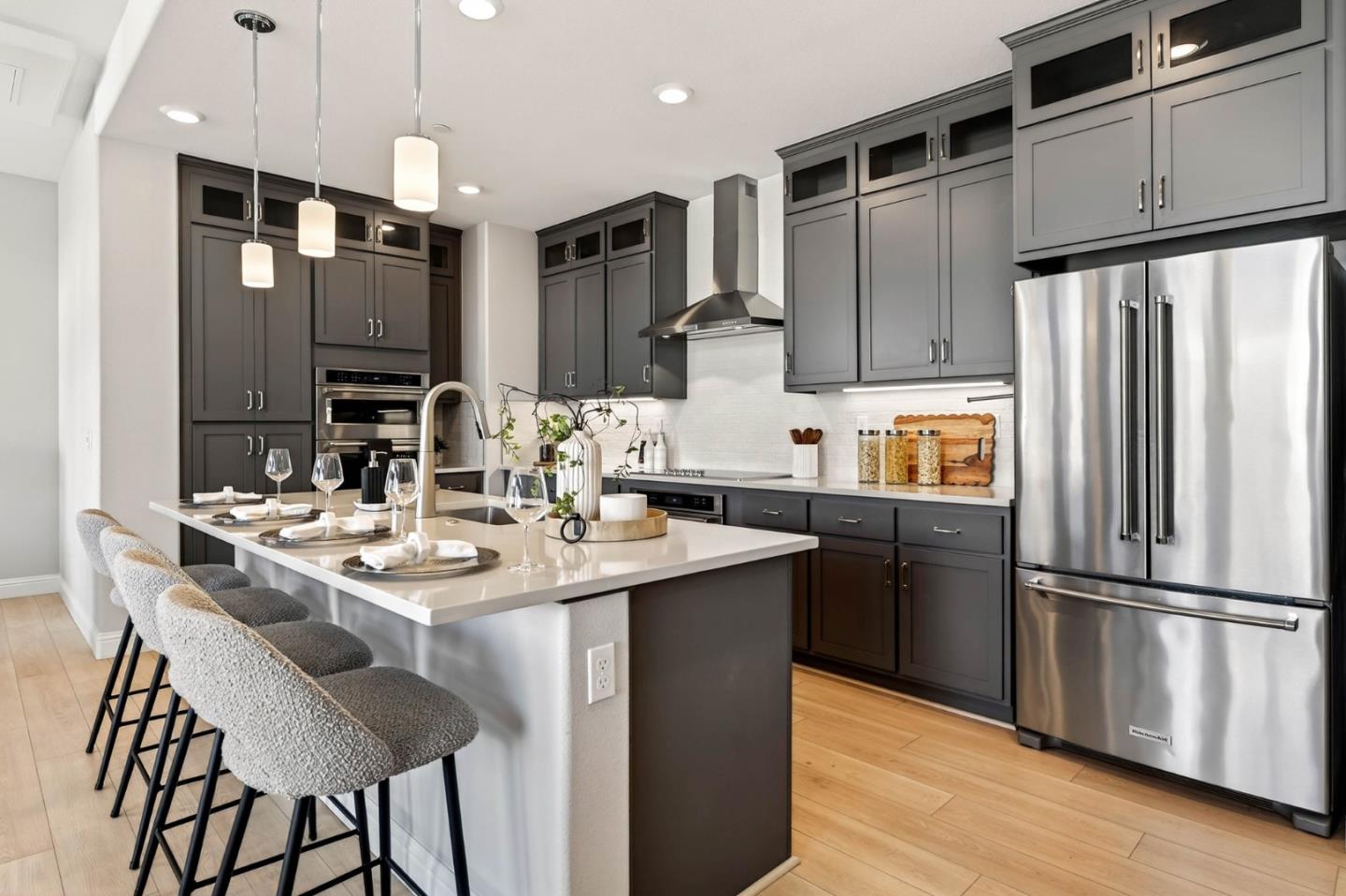 Detail Gallery Image 3 of 27 For 220 Waters Park Cir #304,  San Mateo,  CA 94403 - 3 Beds | 2 Baths