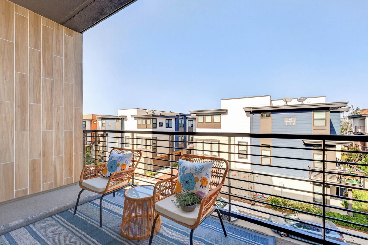 Detail Gallery Image 9 of 27 For 220 Waters Park Cir #304,  San Mateo,  CA 94403 - 3 Beds | 2 Baths