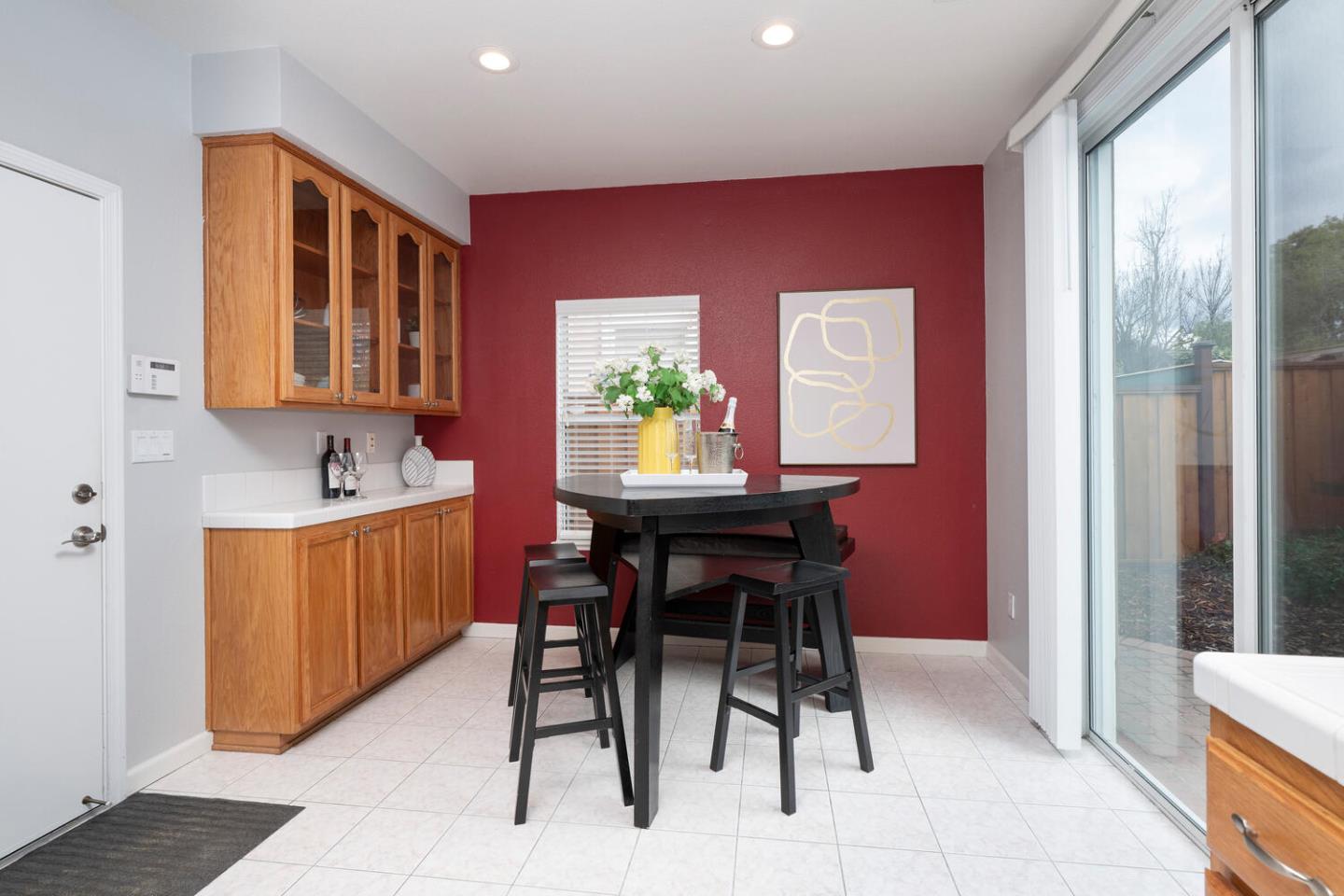 Detail Gallery Image 11 of 26 For 865 Windsor Hills Cir, San Jose,  CA 95123 - 3 Beds | 2/1 Baths