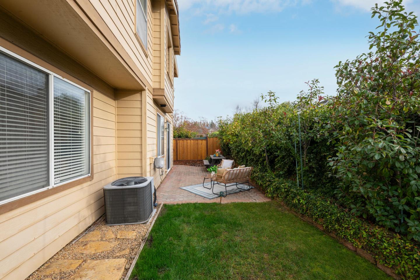 Detail Gallery Image 24 of 26 For 865 Windsor Hills Cir, San Jose,  CA 95123 - 3 Beds | 2/1 Baths