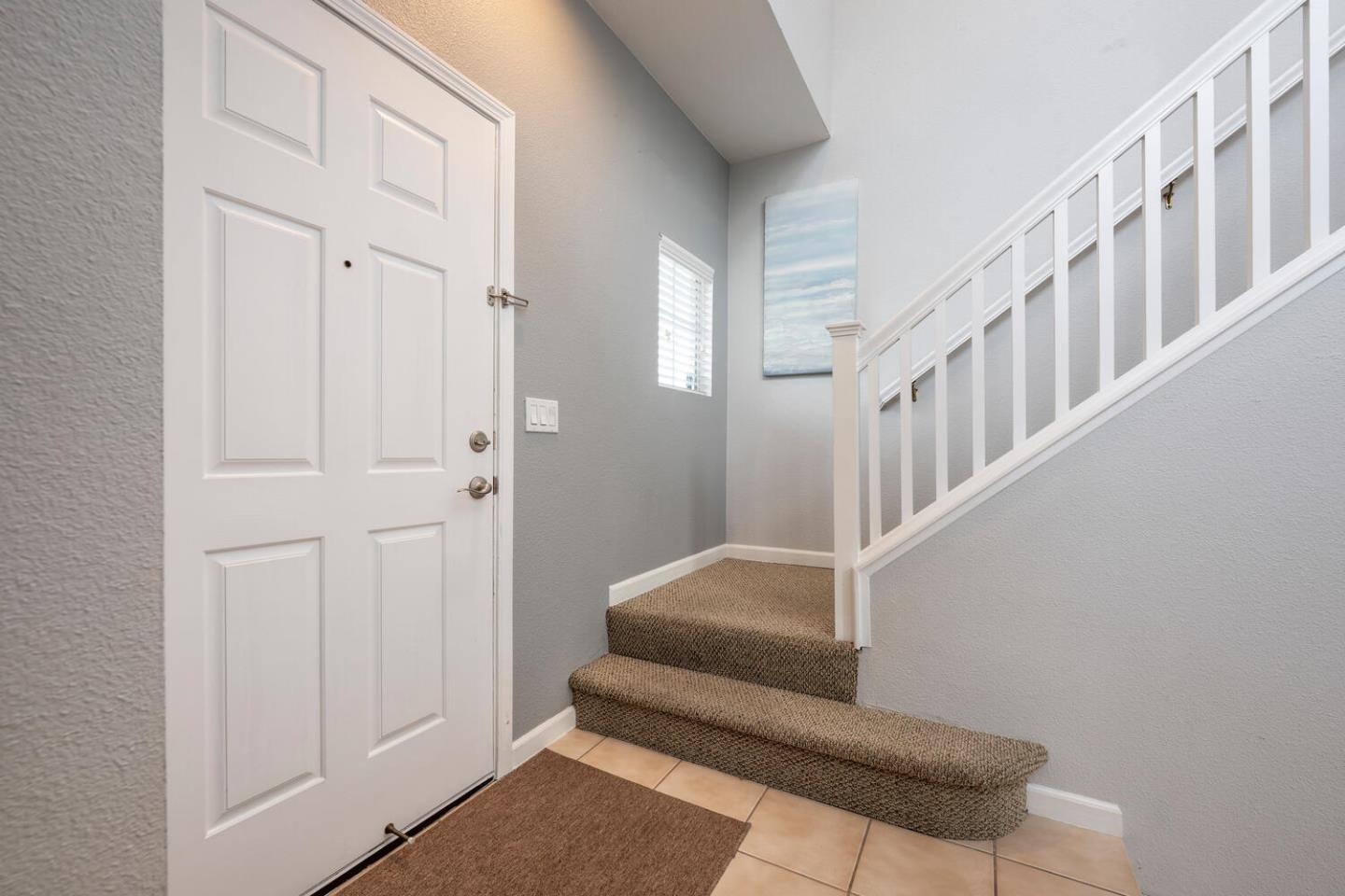 Detail Gallery Image 4 of 26 For 865 Windsor Hills Cir, San Jose,  CA 95123 - 3 Beds | 2/1 Baths