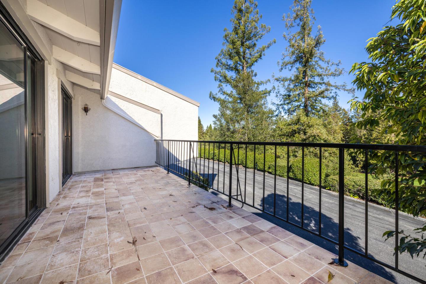Detail Gallery Image 15 of 21 For 166 Sand Hill Cir, Menlo Park,  CA 94025 - 2 Beds | 2 Baths