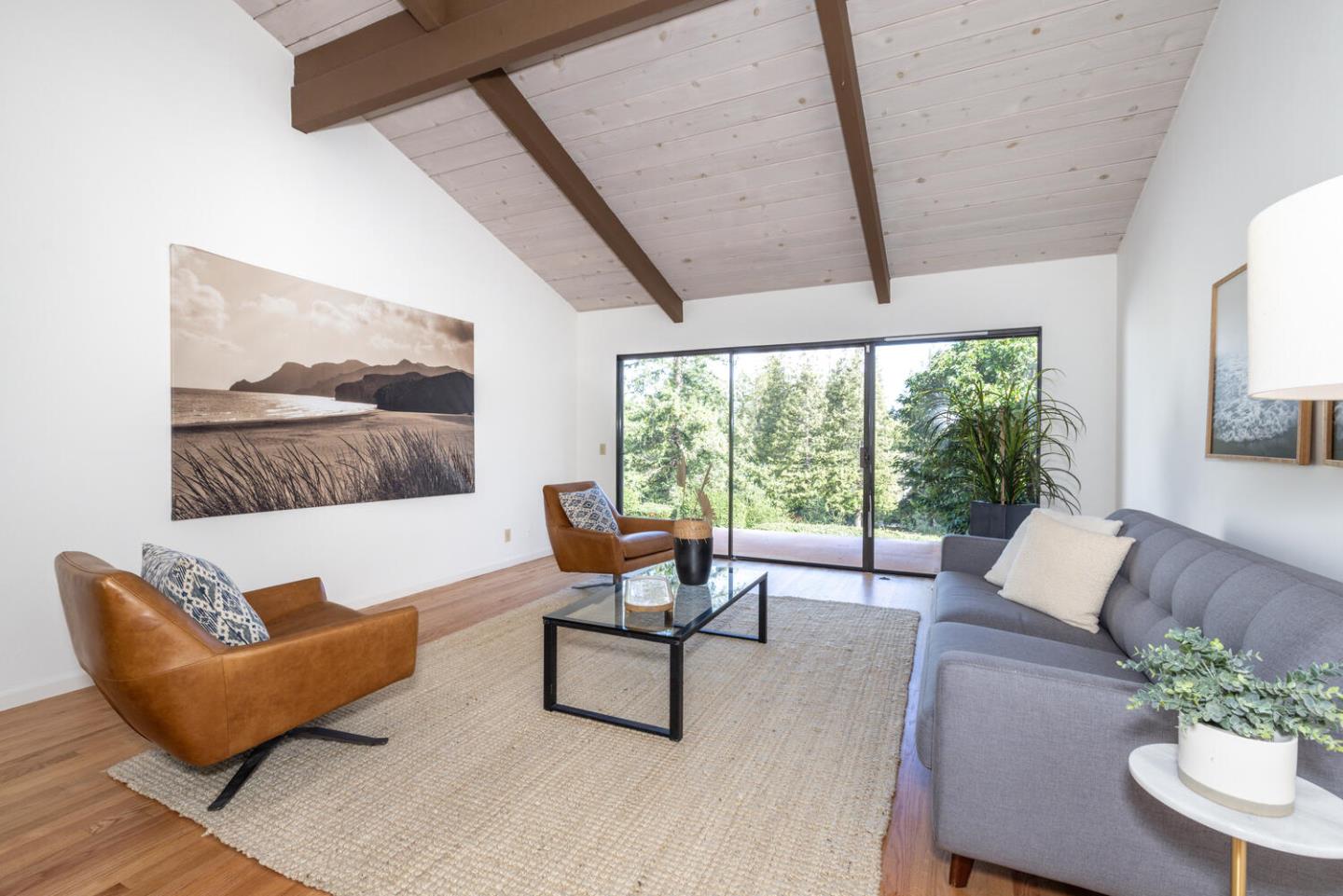 Detail Gallery Image 3 of 21 For 166 Sand Hill Cir, Menlo Park,  CA 94025 - 2 Beds | 2 Baths