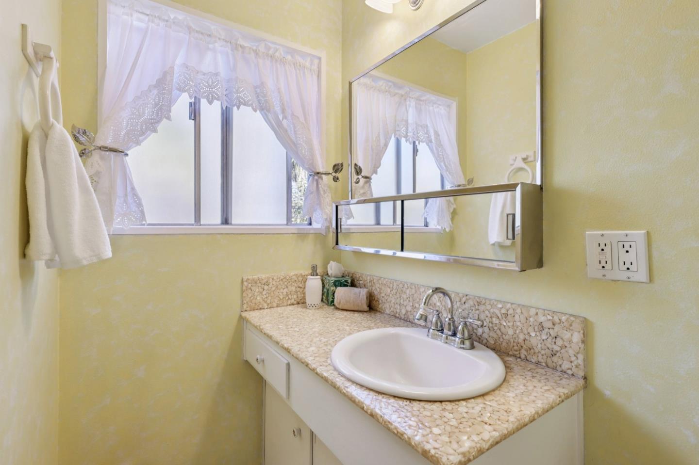 Detail Gallery Image 23 of 32 For 3055 Bostick Ave, Marina,  CA 93933 - 3 Beds | 2 Baths