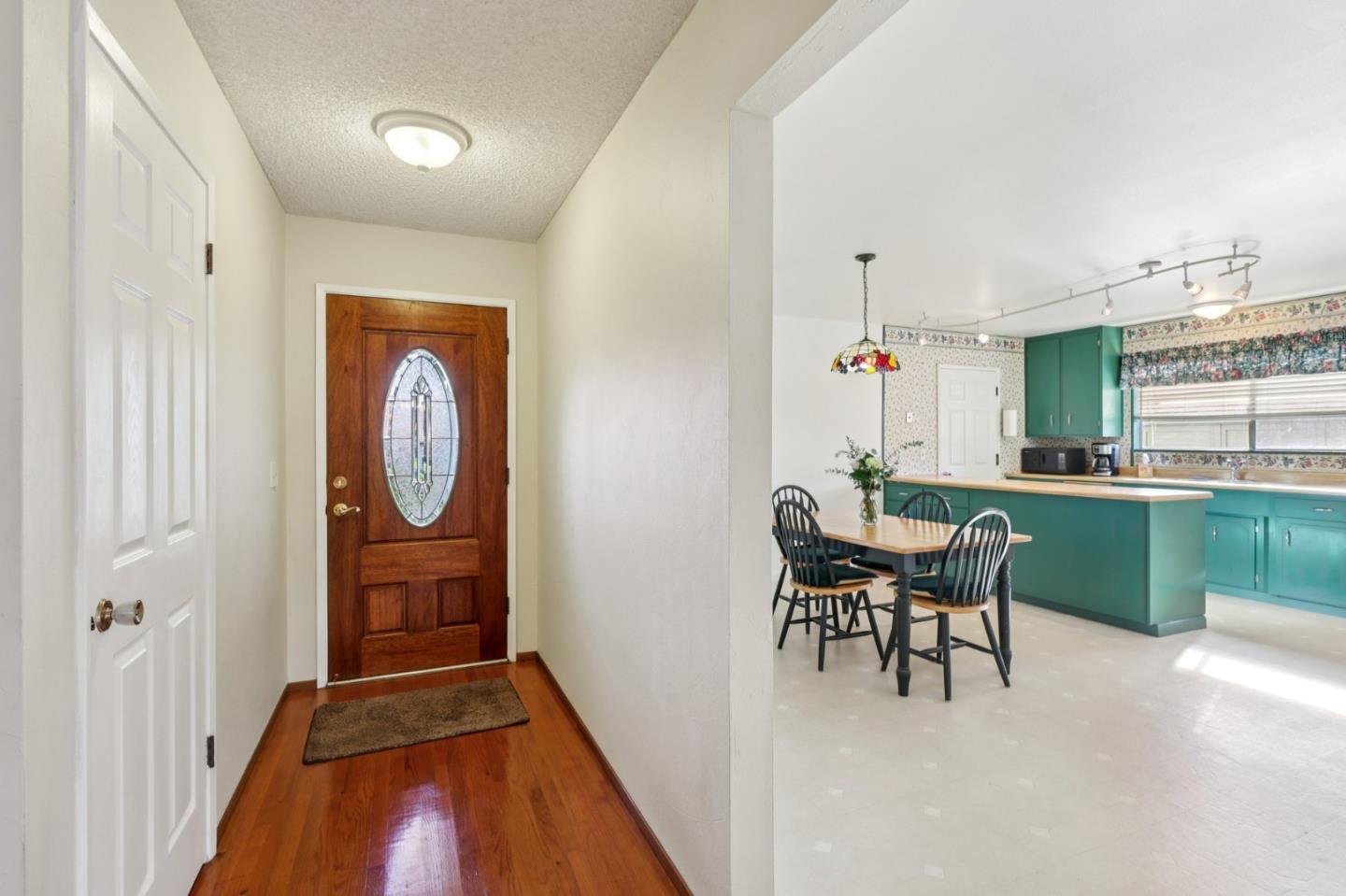 Detail Gallery Image 3 of 32 For 3055 Bostick Ave, Marina,  CA 93933 - 3 Beds | 2 Baths