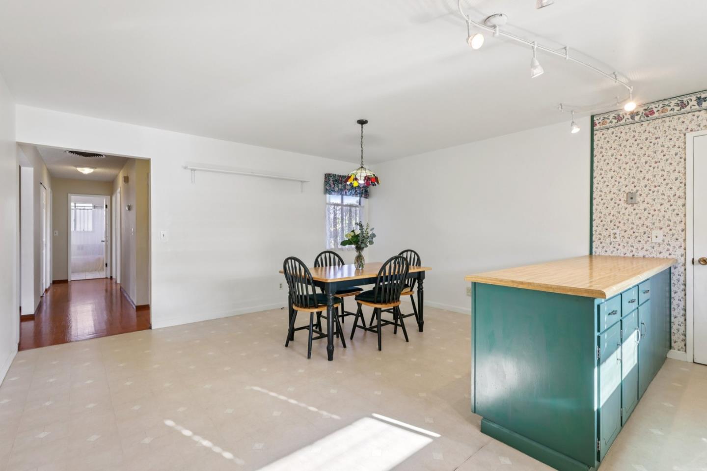 Detail Gallery Image 8 of 32 For 3055 Bostick Ave, Marina,  CA 93933 - 3 Beds | 2 Baths