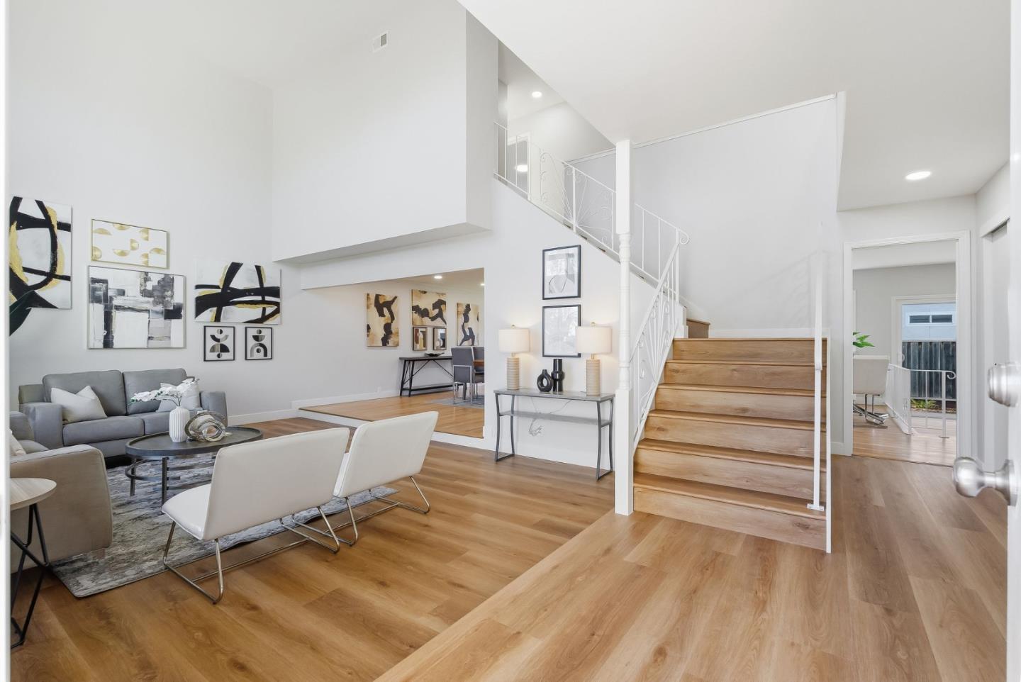 Detail Gallery Image 10 of 70 For 901 Swan St, Foster City,  CA 94404 - 5 Beds | 3 Baths