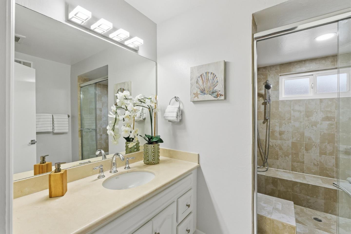 Detail Gallery Image 17 of 70 For 901 Swan St, Foster City,  CA 94404 - 5 Beds | 3 Baths