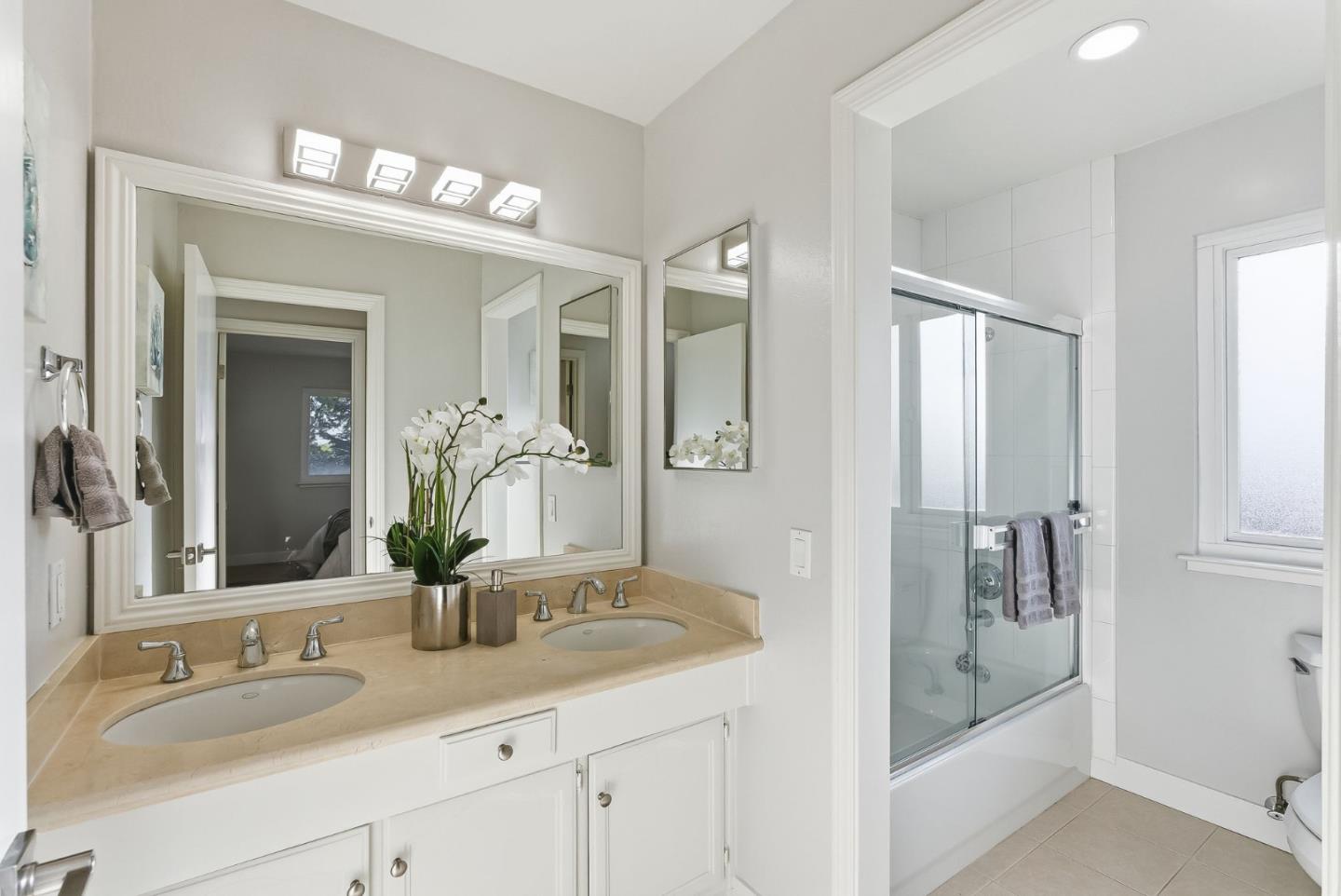 Detail Gallery Image 28 of 70 For 901 Swan St, Foster City,  CA 94404 - 5 Beds | 3 Baths