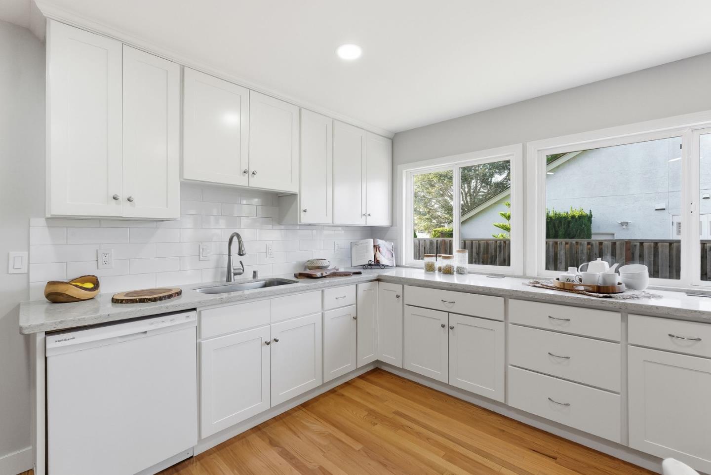 Detail Gallery Image 39 of 70 For 901 Swan St, Foster City,  CA 94404 - 5 Beds | 3 Baths