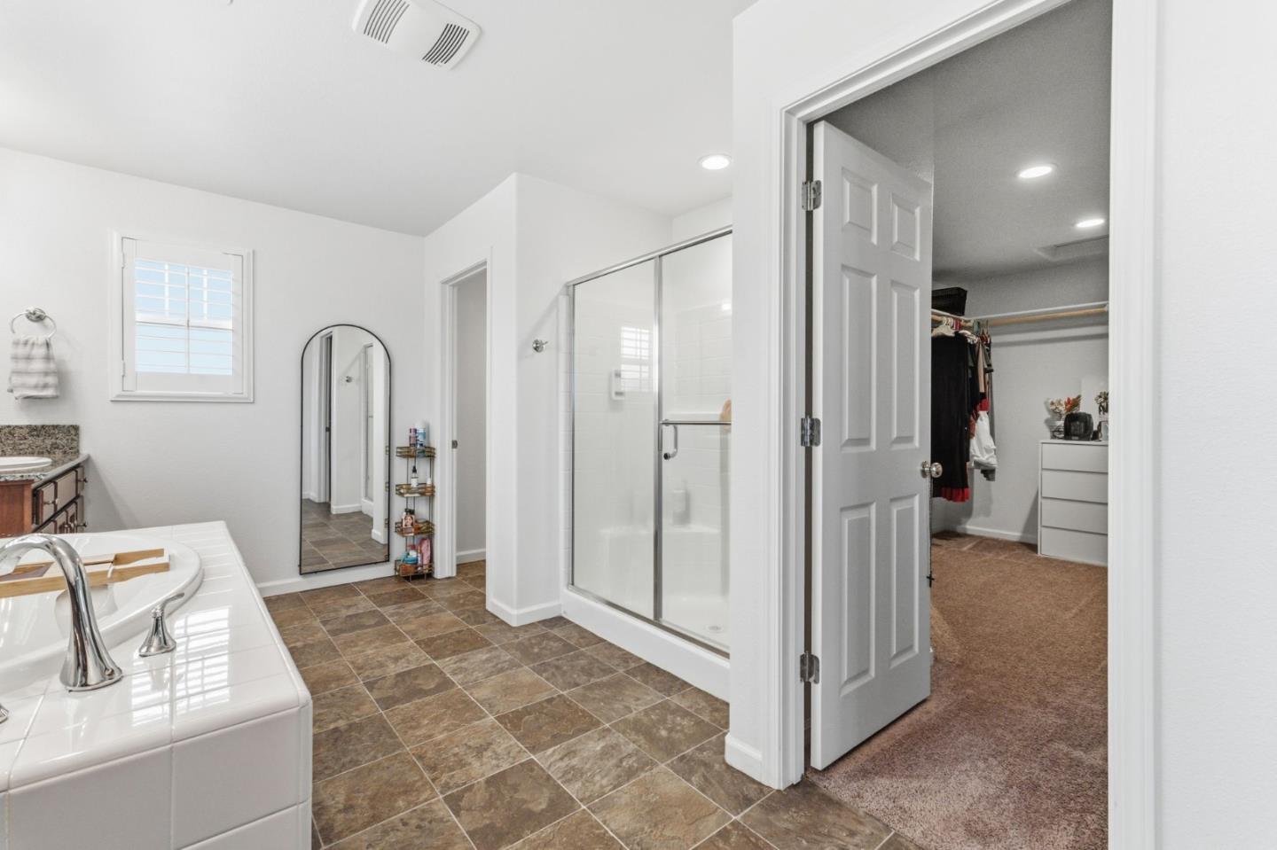 Detail Gallery Image 21 of 37 For 6349 W Acacia Ave, Fresno,  CA 93723 - 5 Beds | 4 Baths