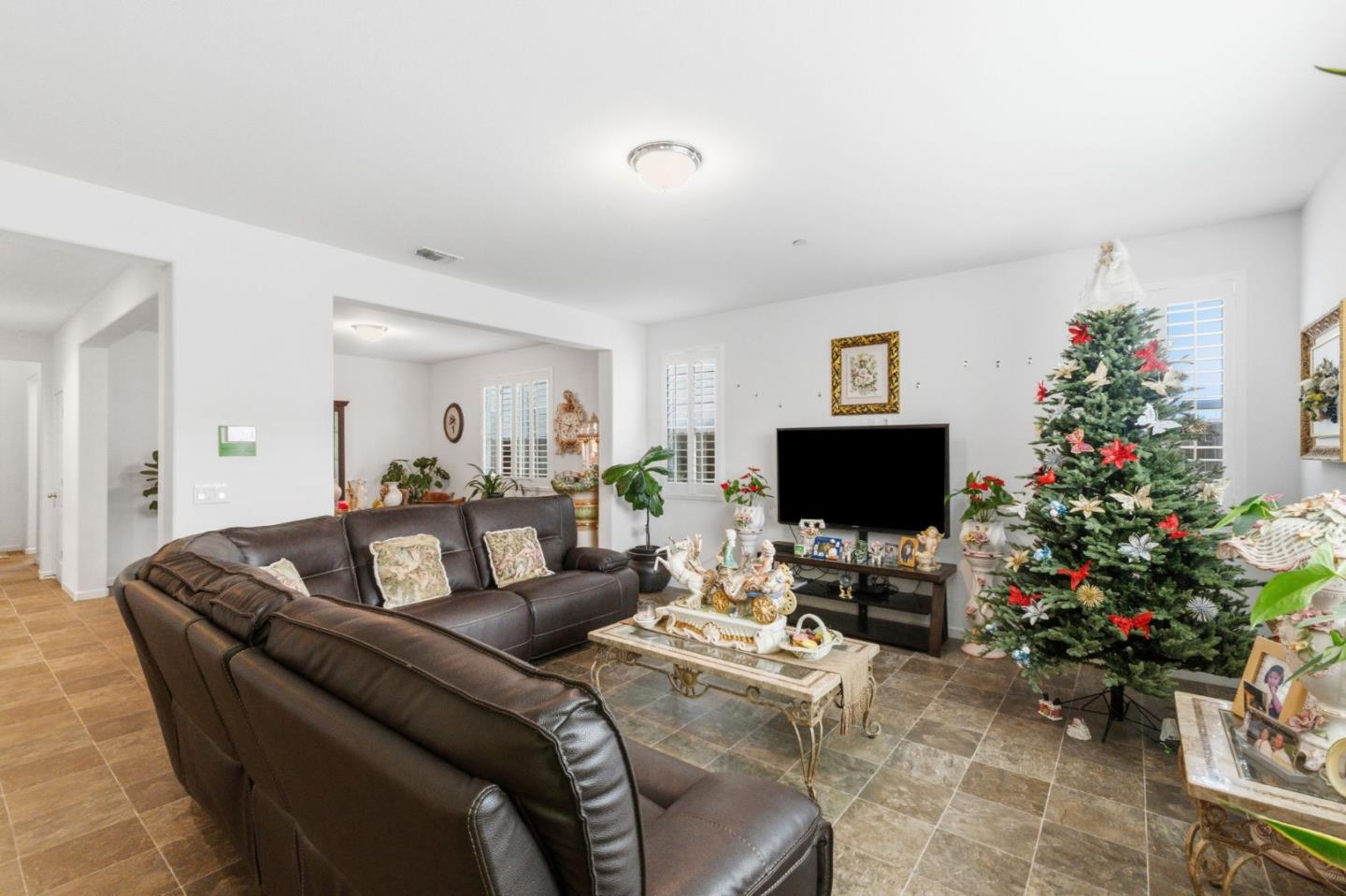 Detail Gallery Image 26 of 37 For 6349 W Acacia Ave, Fresno,  CA 93723 - 5 Beds | 4 Baths