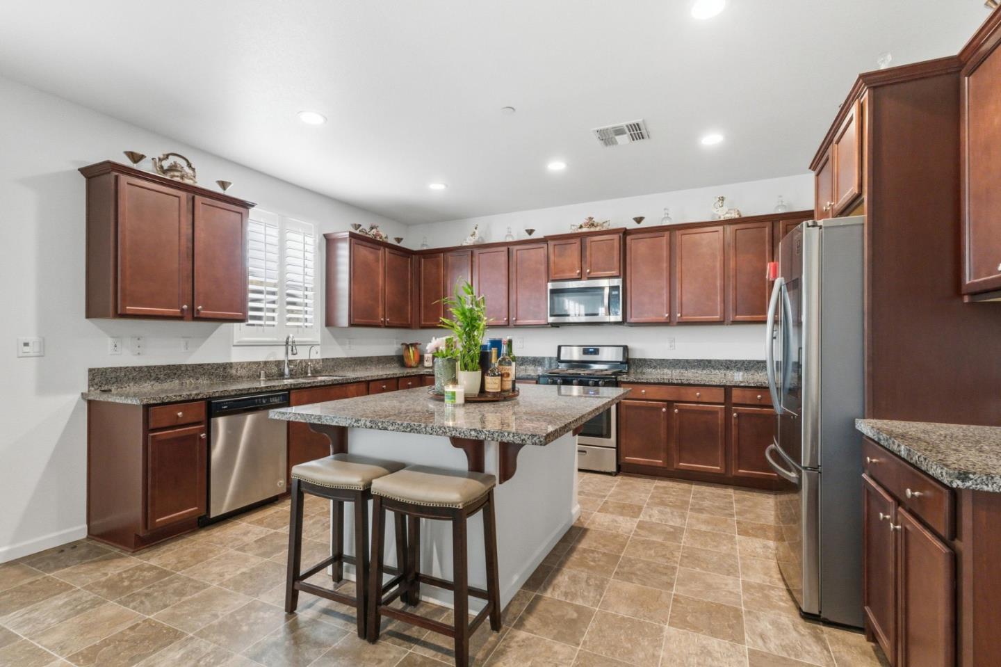 Detail Gallery Image 30 of 37 For 6349 W Acacia Ave, Fresno,  CA 93723 - 5 Beds | 4 Baths