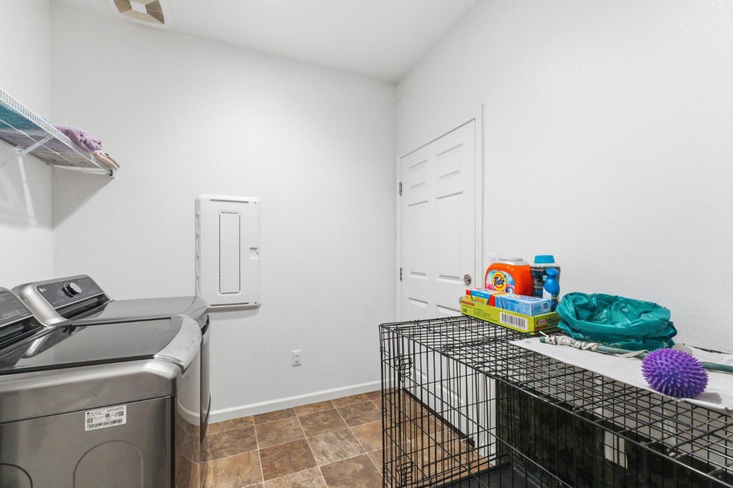 Detail Gallery Image 7 of 37 For 6349 W Acacia Ave, Fresno,  CA 93723 - 5 Beds | 4 Baths