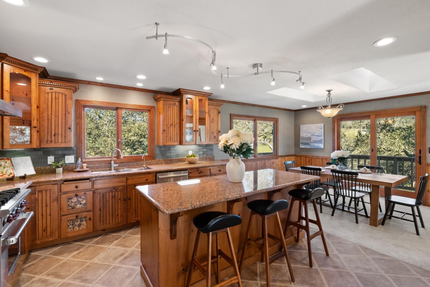 Detail Gallery Image 15 of 64 For 280 Hidden Valley Rd, Royal Oaks,  CA 95076 - 3 Beds | 3 Baths