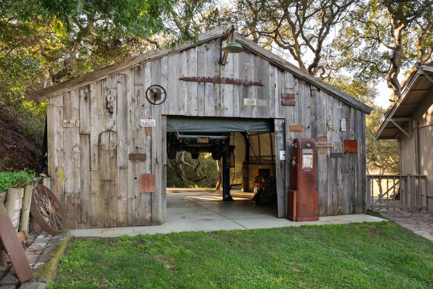 Detail Gallery Image 39 of 64 For 280 Hidden Valley Rd, Royal Oaks,  CA 95076 - 3 Beds | 3 Baths