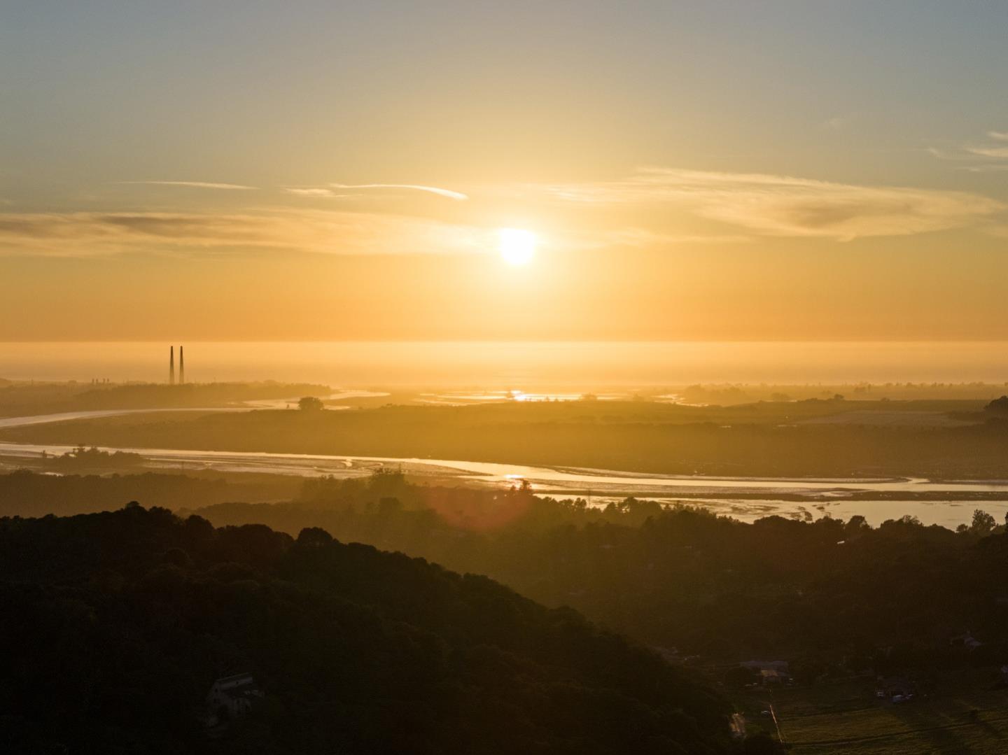 Detail Gallery Image 5 of 64 For 280 Hidden Valley Rd, Royal Oaks,  CA 95076 - 3 Beds | 3 Baths