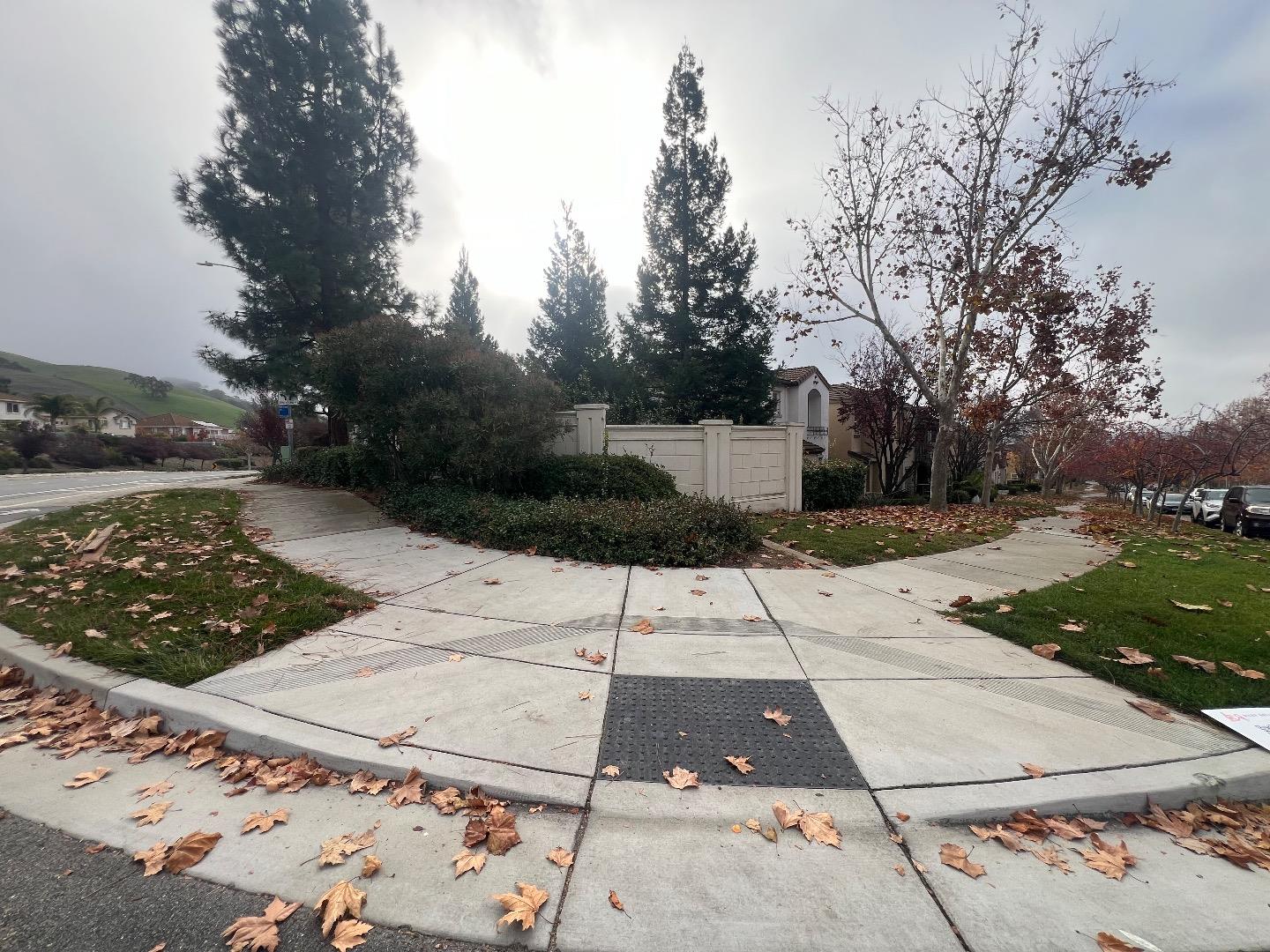 Detail Gallery Image 8 of 40 For 4102 Voltaire St, San Jose,  CA 95148 - 4 Beds | 2/1 Baths