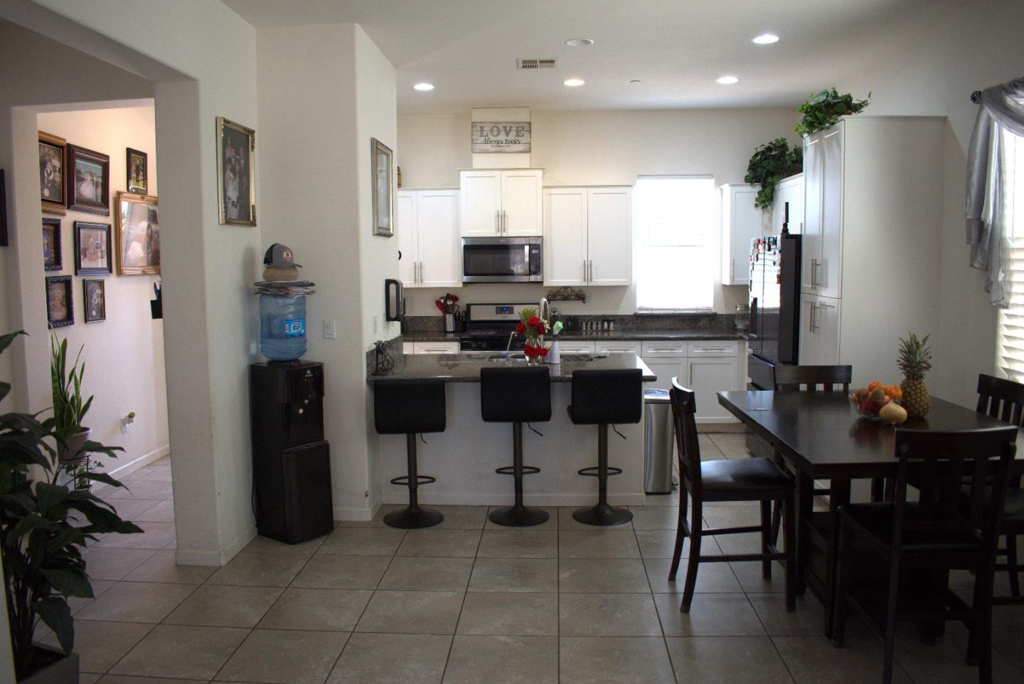 Detail Gallery Image 8 of 8 For 1233 La Colina St, Soledad,  CA 93960 - 3 Beds | 2 Baths