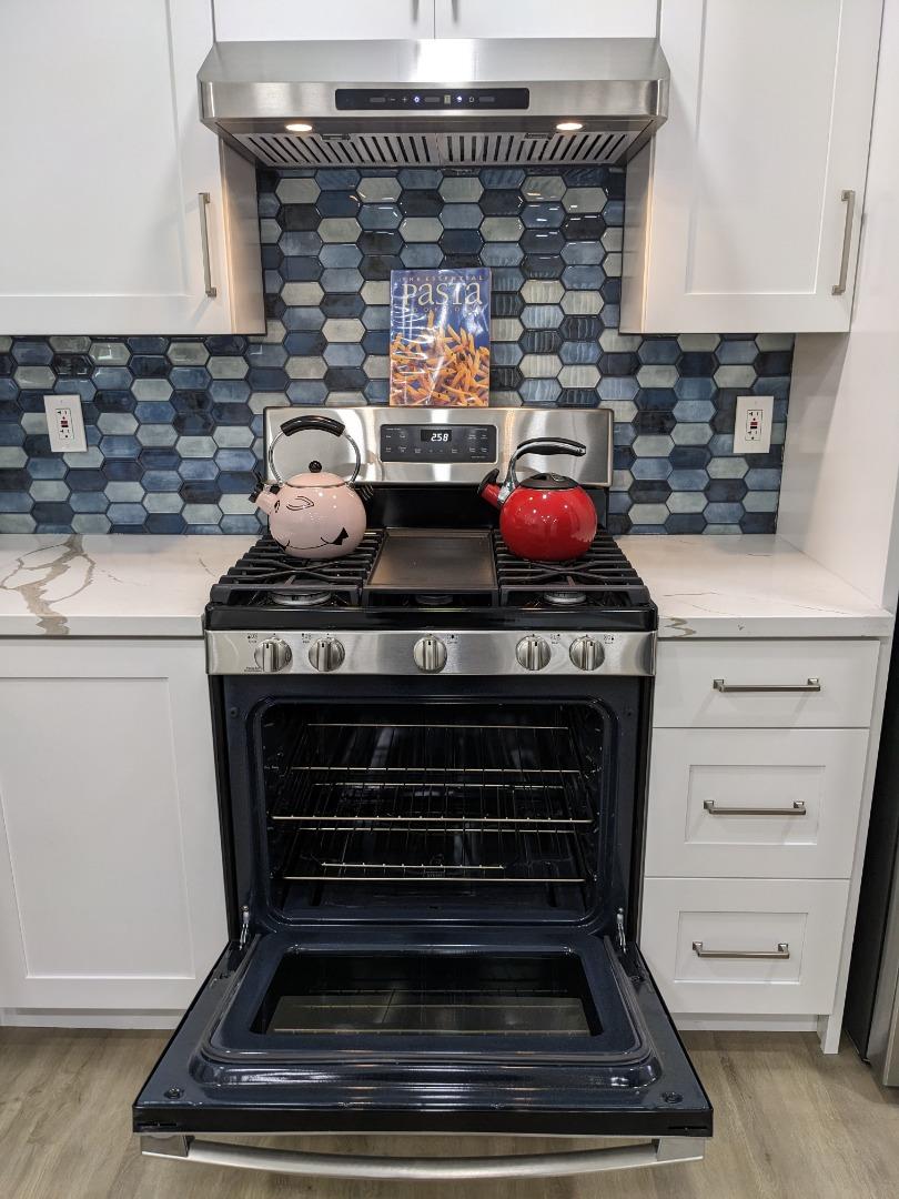 Detail Gallery Image 11 of 17 For 210 Springdale Dr, Pacifica,  CA 94044 - 4 Beds | 2 Baths