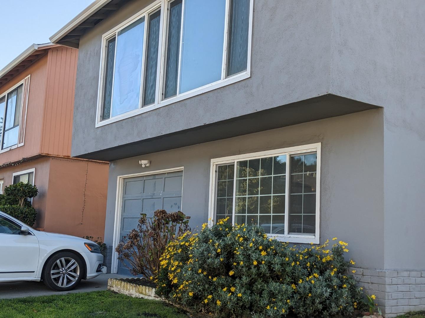 Detail Gallery Image 2 of 17 For 210 Springdale Dr, Pacifica,  CA 94044 - 4 Beds | 2 Baths