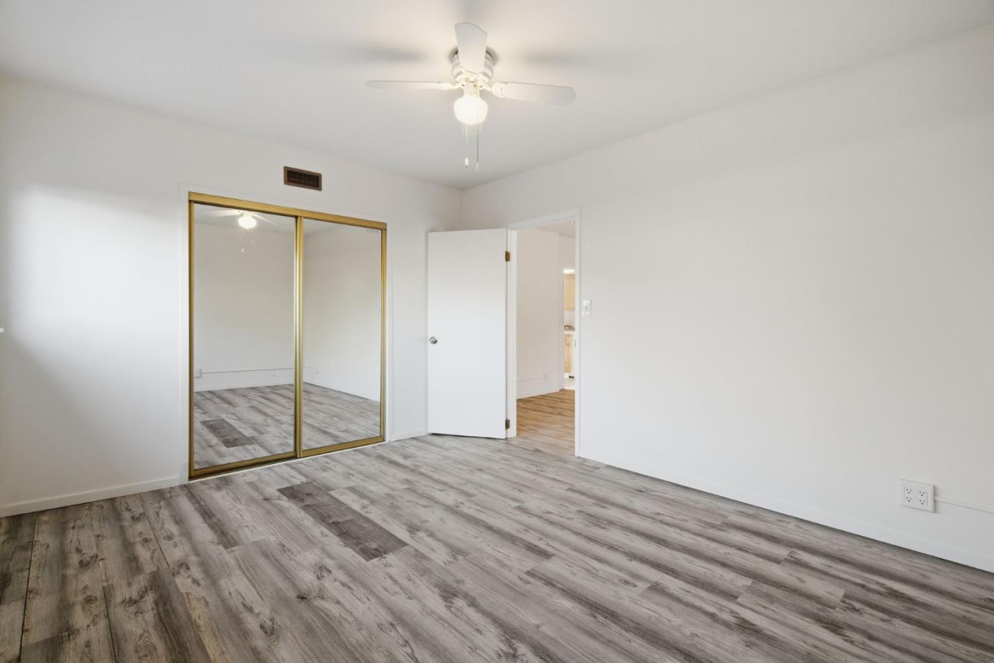 Detail Gallery Image 7 of 10 For 511 Buel Ave #B,  Pacifica,  CA 94044 - 1 Beds | 1 Baths