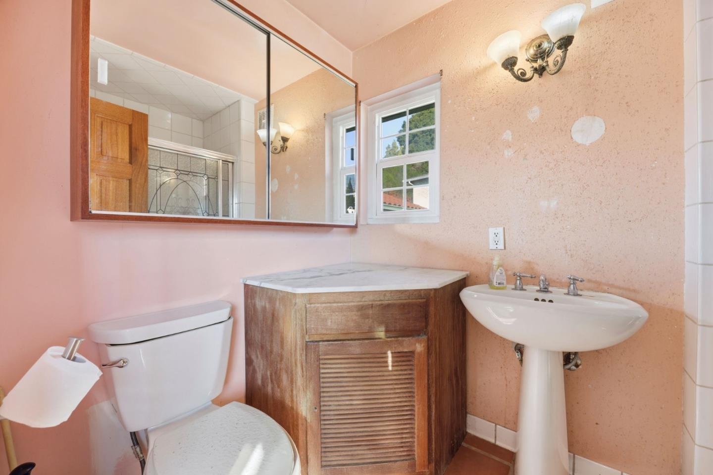 Detail Gallery Image 20 of 42 For 4909 Stacy St, Oakland,  CA 94605 - 4 Beds | 2/1 Baths