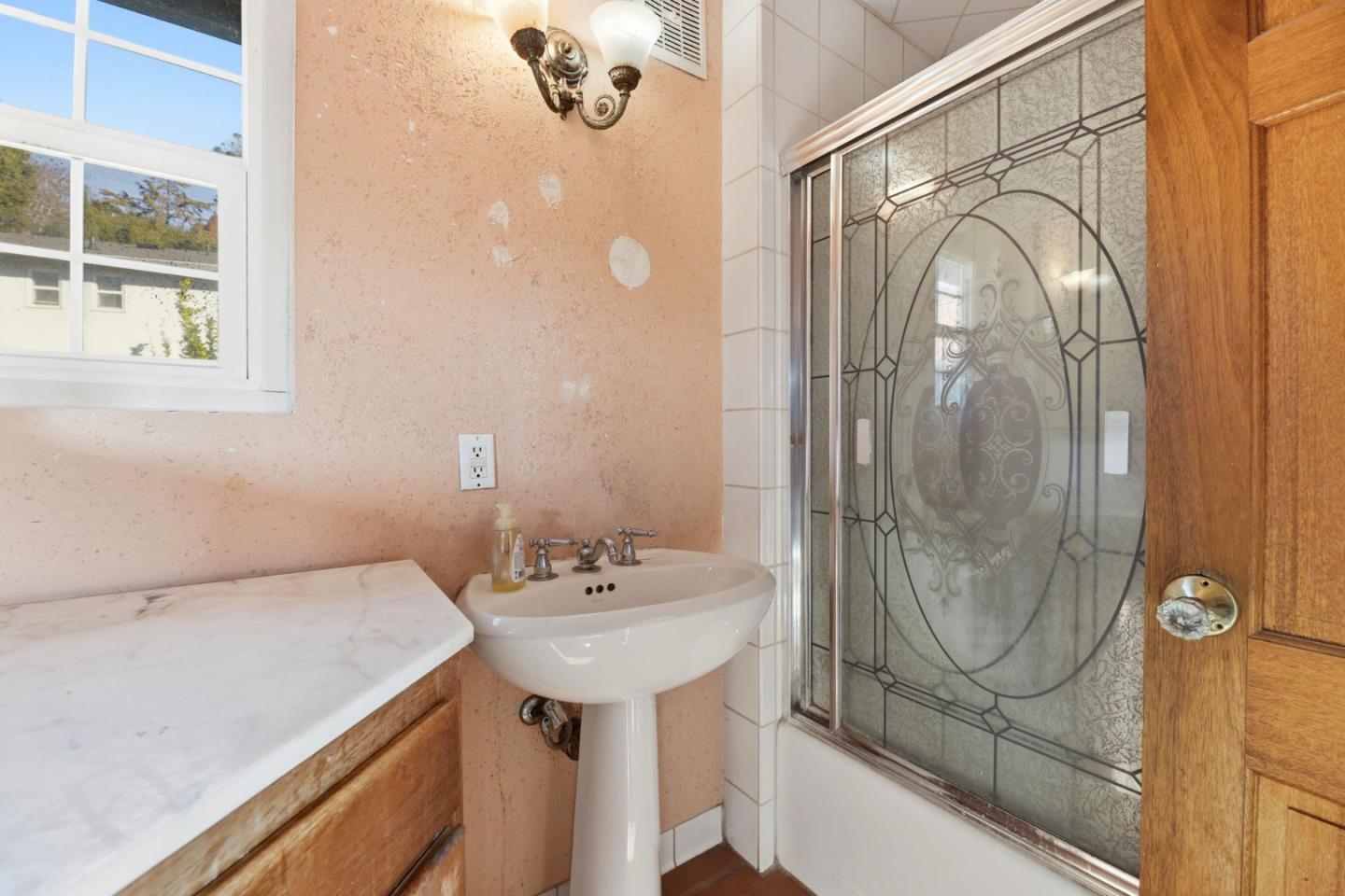 Detail Gallery Image 21 of 42 For 4909 Stacy St, Oakland,  CA 94605 - 4 Beds | 2/1 Baths