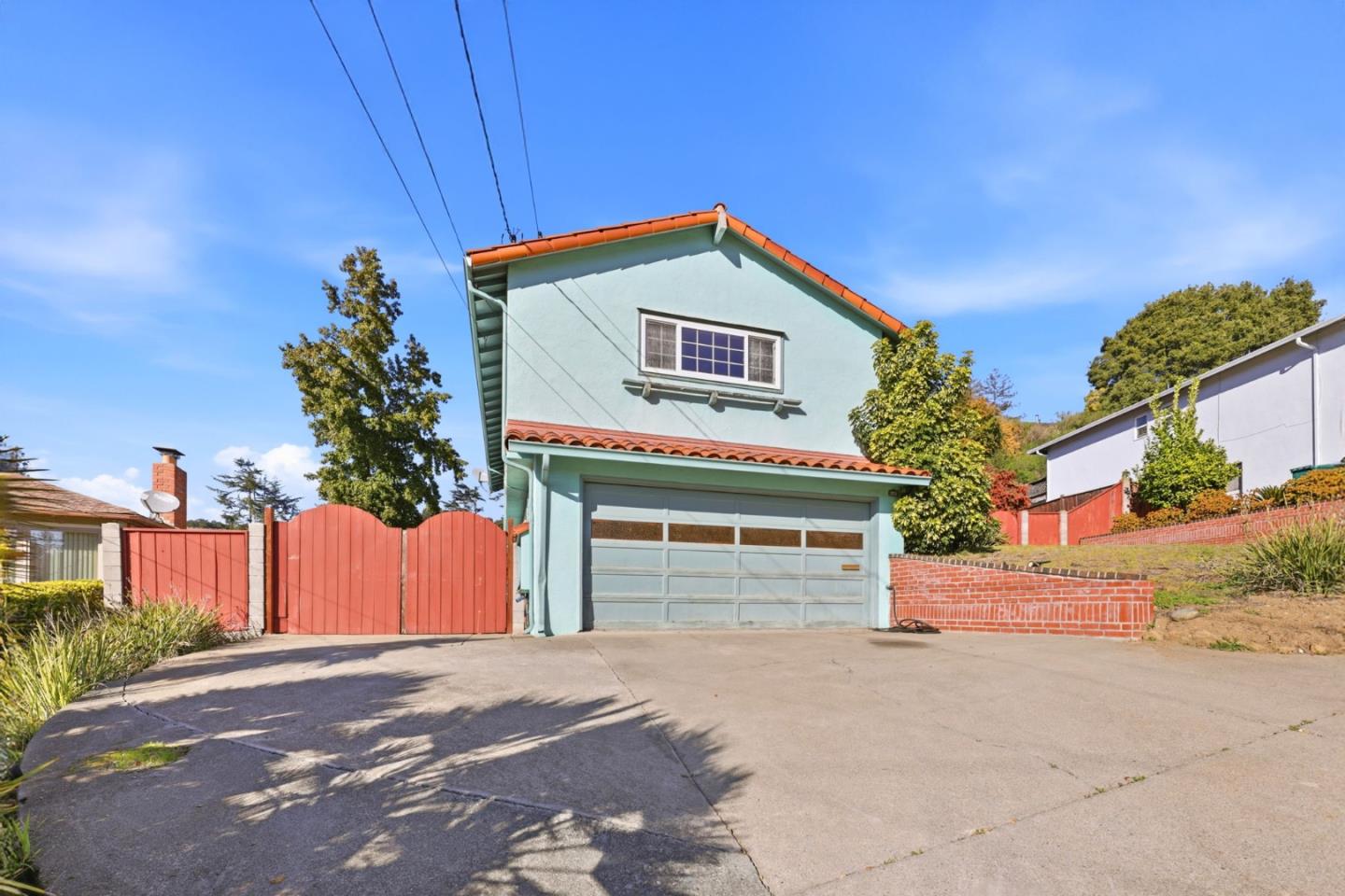 Detail Gallery Image 3 of 42 For 4909 Stacy St, Oakland,  CA 94605 - 4 Beds | 2/1 Baths