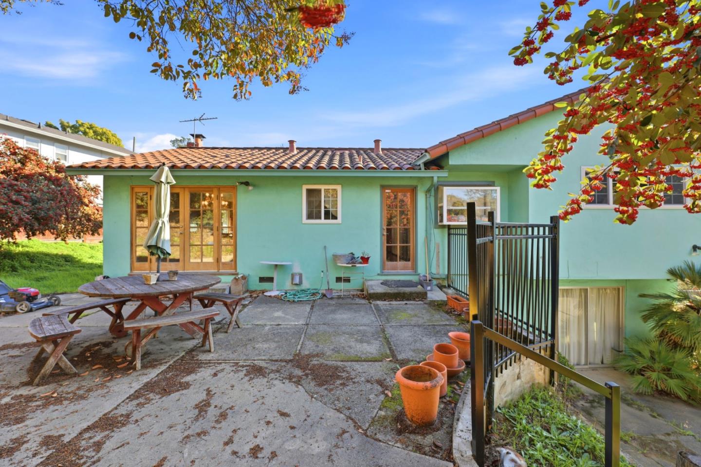 Detail Gallery Image 39 of 42 For 4909 Stacy St, Oakland,  CA 94605 - 4 Beds | 2/1 Baths