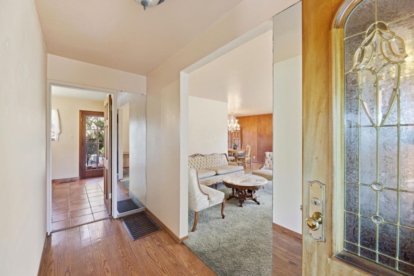 Detail Gallery Image 5 of 42 For 4909 Stacy St, Oakland,  CA 94605 - 4 Beds | 2/1 Baths