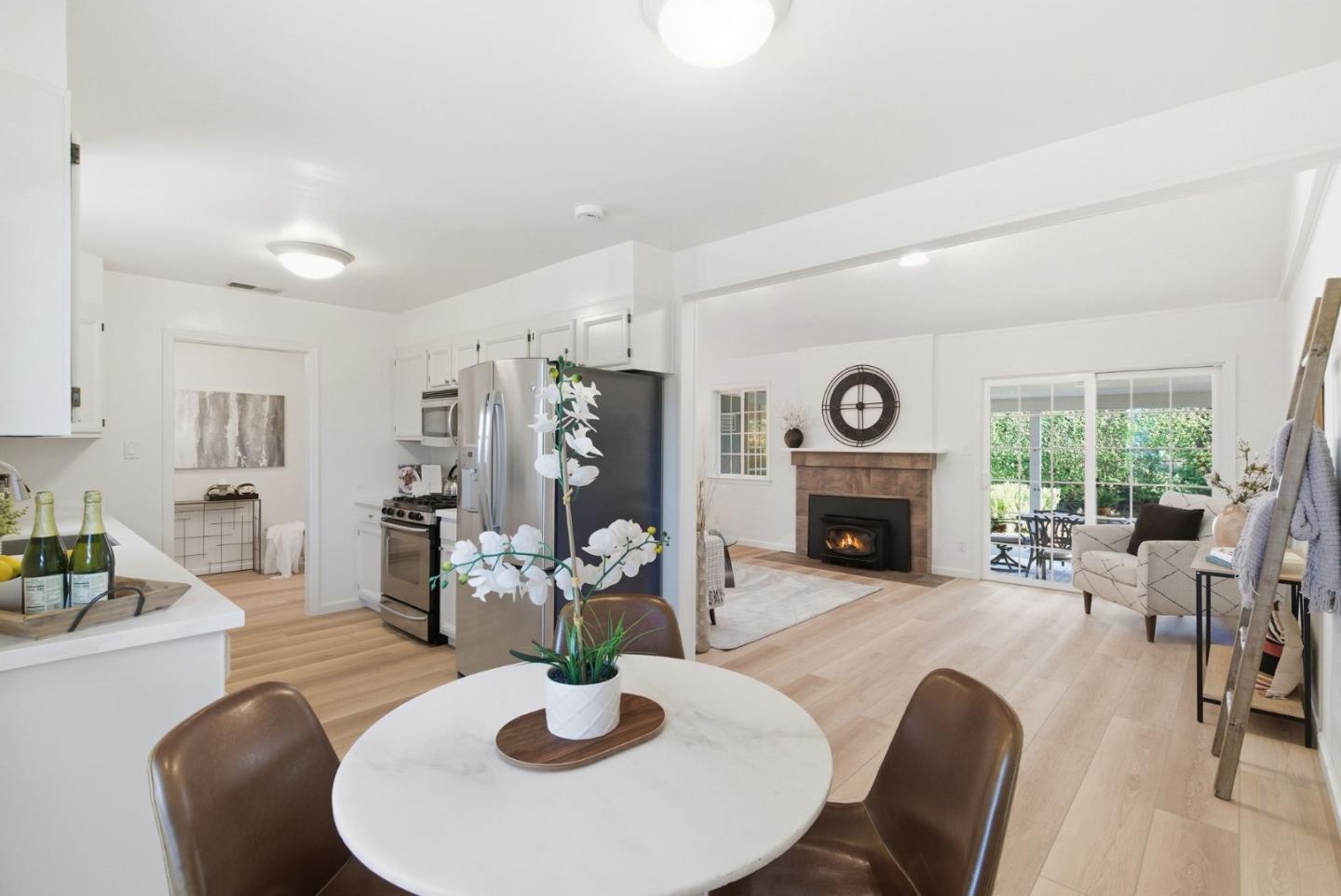 Detail Gallery Image 7 of 44 For 894 Grape Ave, Sunnyvale,  CA 94087 - 3 Beds | 2 Baths