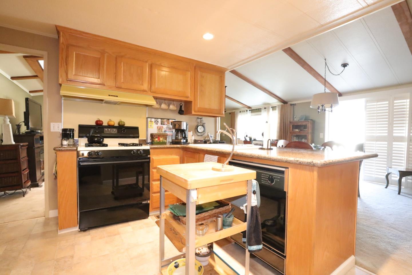 Detail Gallery Image 7 of 22 For 472 Chateau La Salle Dr #472,  San Jose,  CA 95111 - 2 Beds | 2 Baths