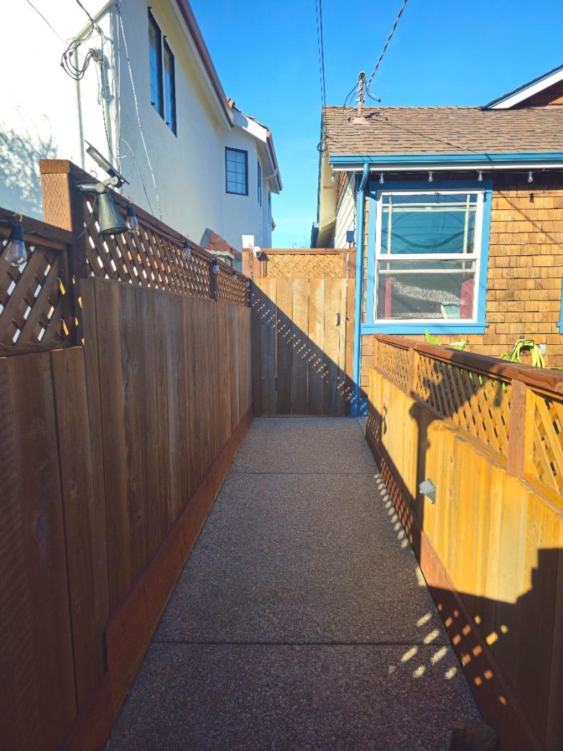 Detail Gallery Image 3 of 22 For 229 Moana a,  Pacifica,  CA 94044 - 0 Beds | 1 Baths