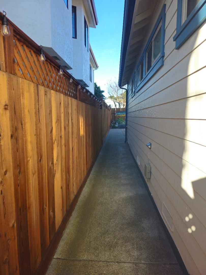 Detail Gallery Image 4 of 22 For 229 Moana a,  Pacifica,  CA 94044 - 0 Beds | 1 Baths