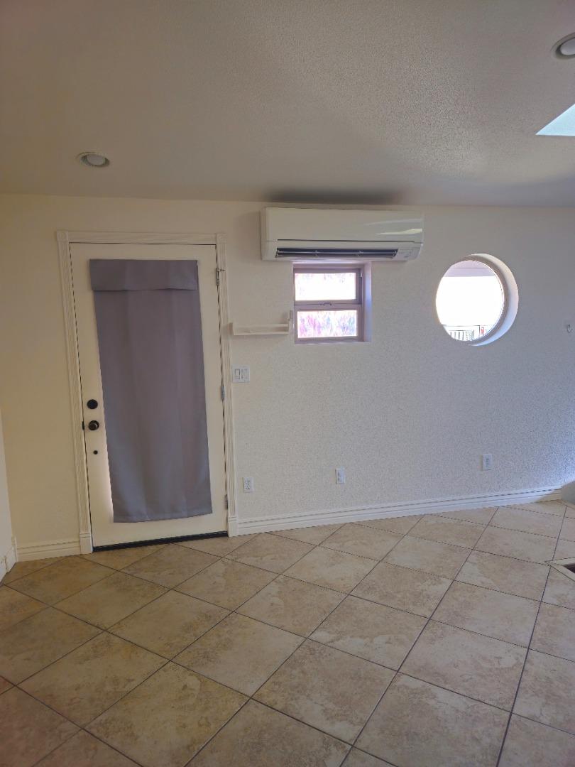 Detail Gallery Image 9 of 22 For 229 Moana a,  Pacifica,  CA 94044 - 0 Beds | 1 Baths