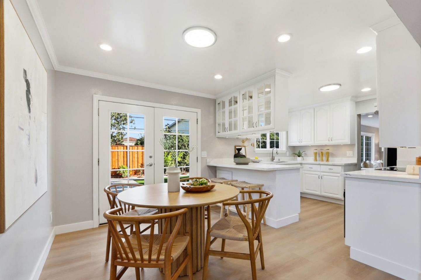 Detail Gallery Image 16 of 42 For 1078 Oaktree Dr, San Jose,  CA 95129 - 5 Beds | 2/1 Baths