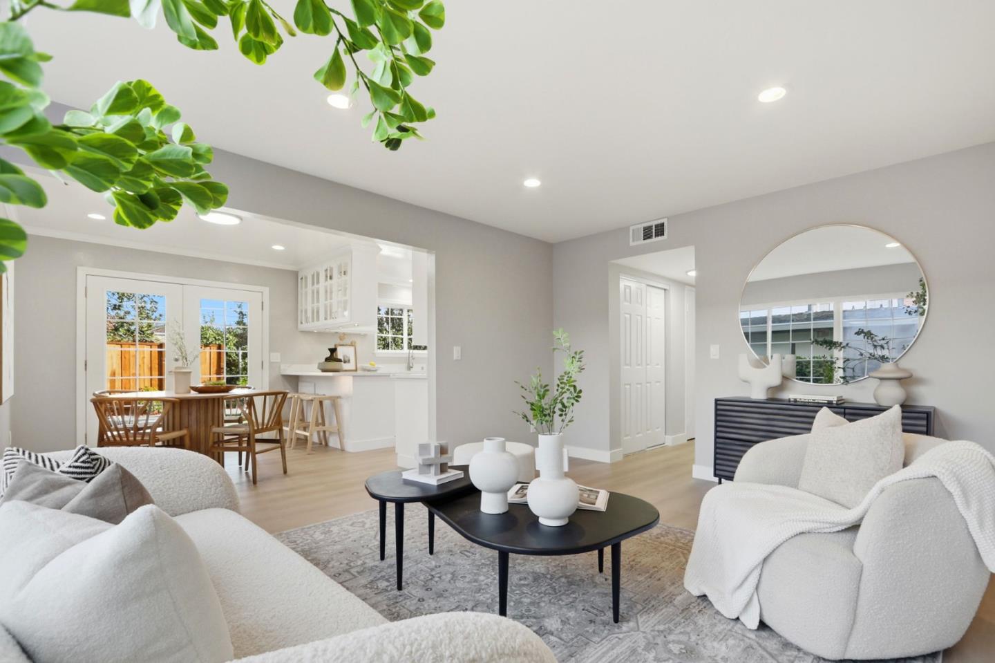 Detail Gallery Image 2 of 42 For 1078 Oaktree Dr, San Jose,  CA 95129 - 5 Beds | 2/1 Baths